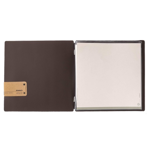 Porta Menu QUADRATO (23x23,1 cm) etichetta PATCH "menu" 2 buste (4 facciate) elastico nero SUGHERO NATURALE sp. 1.4
