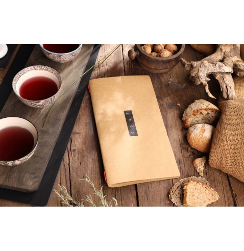Porta Menu CUSTOM A4 SLIM (17,4x31,8 cm) "ZEN NATURAL menu" 2 buste (4 facciate) elastico rosso ECO NATURALE sp. 0.6