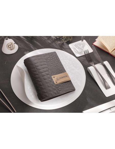 Porta Menu A5 (16,5x23,1 cm) etichetta PATCH "menu" 2 buste (4 facciate) elastico nero FASHION MARRONE COCCODRILLO