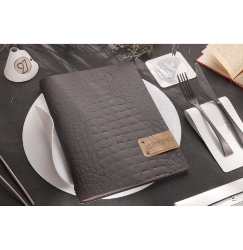 Porta Menu A4 (23,2x31,8 cm) etichetta PATCH "personalizzata" (minimo 18 pezzi) 2 buste (4 facciate) elastico nero FASHION MARRO