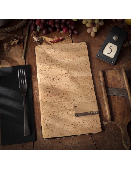 Porta Menu A4 SLIM (17,4x31,8 cm) etichetta PATCH "personalizzata" (minimo 18 pezzi) solo elastico nero SUGHERO NATURALE sp. 1.4