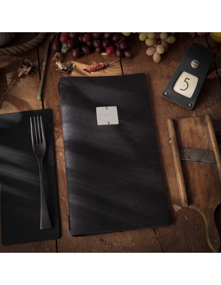 Porta Menu A4 SLIM (17,4x31,8 cm) etichetta METAL "menu" solo elastico nero SUGHERO NERO sp. 2.5