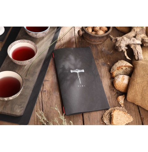 Porta Menu CUSTOM A4 SLIM (17,4x31,8 cm) "BACCO BLACK vini" 2 buste (4 facciate) elastico rosso ECO NERO sp. 0.6
