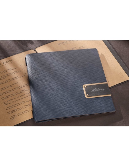 Porta Menu QUADRATO (23x23,1 cm) etichetta PATCH "personalizzata" (minimo 18 pezzi) 2 buste (4 facciate) elastico nero CHEF BLU