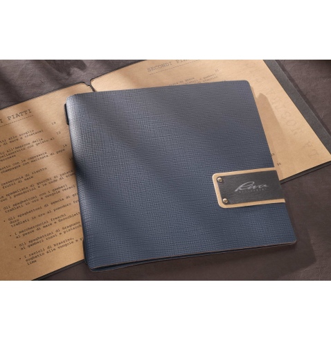 Porta Menu QUADRATO (23x23,1 cm) etichetta PATCH "menu" 2 buste (4 facciate) elastico nero CHEF BLU