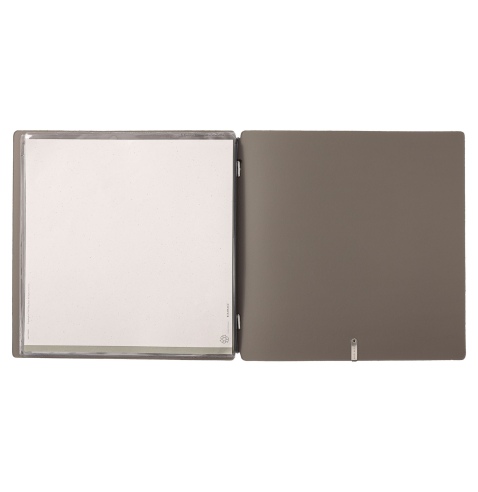 Porta Menu QUADRATO (23x23,1 cm) etichetta METAL "menu" 2 buste (4 facciate) elastico nero CHEF TORTORA