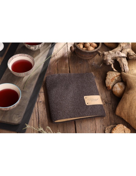 Porta Menu QUADRATO (23x23,1 cm) etichetta PATCH "menu" 2 buste (4 facciate) elastico nero GO-GREEN MARRONE