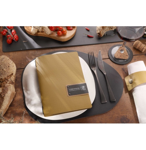 Porta Menu A5 (16,5x23,1 cm) etichetta PATCH "personalizzata" (minimo 18 pezzi) 2 buste (4 facciate) elastico nero CHEF OCRA