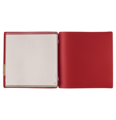 Porta Menu QUADRATO (23x23,1 cm) etichetta PATCH "personalizzata" (minimo 18 pezzi) 2 buste (4 facciate) elastico rosso JUTA BIC