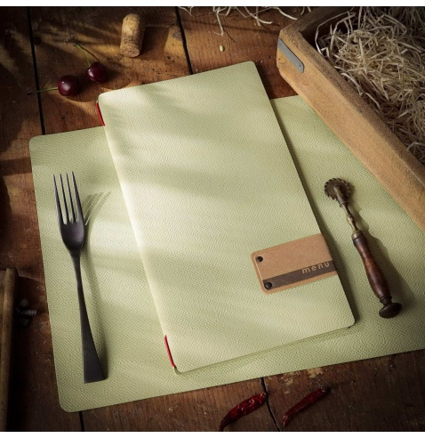 Porta Menu A4 SLIM (17,4x31,8 cm) etichetta PATCH "personalizzata" (minimo 18 pezzi) 2 buste (4 facciate) elastico rosso JUTA SA