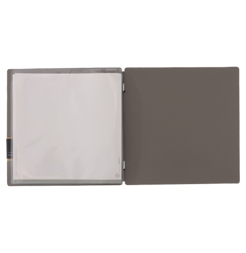 Porta Menu QUADRATO (23x23,1 cm) etichetta PATCH "menu" 2 buste (4 facciate) elastico nero CHEF TORTORA