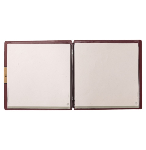 Porta Menu QUADRATO (23x23,1 cm) etichetta PATCH "menu" 2 buste (4 facciate) elastico nero PORTOFINO BORDEAUX
