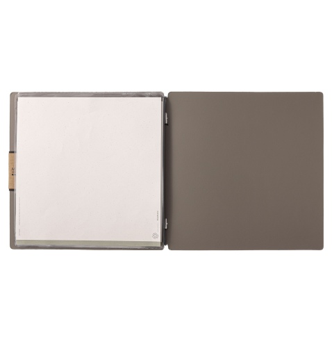 Porta Menu QUADRATO (23x23,1 cm) etichetta PATCH "menu" 2 buste (4 facciate) elastico nero PORTOFINO TORTORA