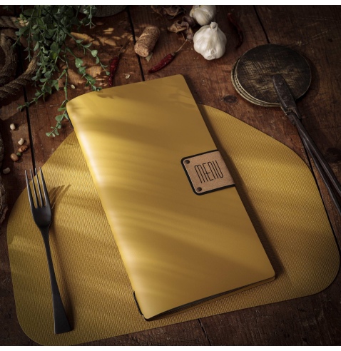Porta Menu A4 SLIM (17,4x31,8 cm) etichetta PATCH "personalizzata" (minimo 18 pezzi) cornicetta (4 facciate) elastico nero PORTO