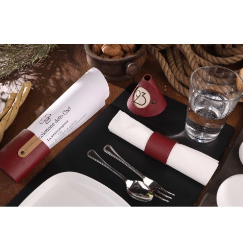 BELT L porta tovagliolo conf. 4 pz. etichetta PATCH "personalizzata" (minimo 18 pezzi) conf. 4 pz. CHEF BORDEAUX