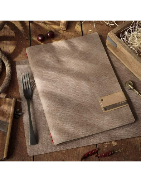 Porta Menu A4 (23,2x31,8 cm) etichetta PATCH "personalizzata" (minimo 18 pezzi) 2 buste (4 facciate) elastico rosso JUTA CAMMELL