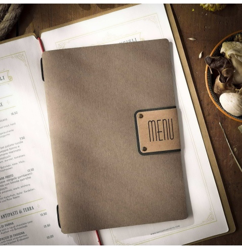 Porta Menu A5 (16,5x23,1 cm) etichetta PATCH "menu" cornicetta (4 facciate) elastico nero ECOMENU MARRONE sp. 0.6
