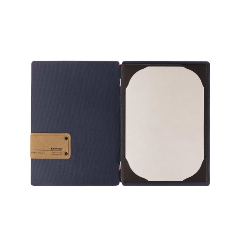 Porta Menu A5 (16,5x23,1 cm) etichetta PATCH "menu" cornicetta (4 facciate) elastico rosso JUTA BLU