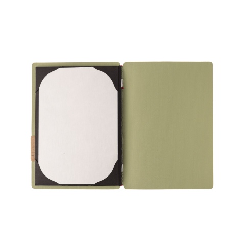 Porta Menu A5 (16,5x23,1 cm) etichetta PATCH "menu" cornicetta (4 facciate) elastico rosso JUTA SALVIA