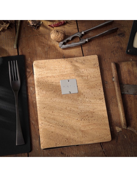 Porta Menu A5 (16,5x23,1 cm) etichetta METAL "personalizzata" (minimo 18 pezzi) cornicetta (4 facciate) elastico nero SUGHERO NA