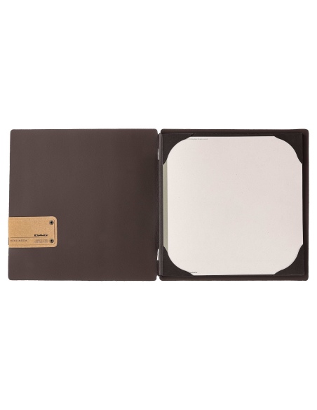 Porta Menu QUADRATO (23x23,1 cm) etichetta PATCH "menu" cornicetta (4 facciate) elastico nero SUGHERO MARRONE sp. 2.5