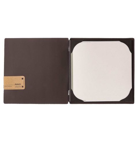 Porta Menu QUADRATO (23x23,1 cm) etichetta PATCH "personalizzata" (minimo 18 pezzi) cornicetta (4 facciate) elastico nero SUGHER