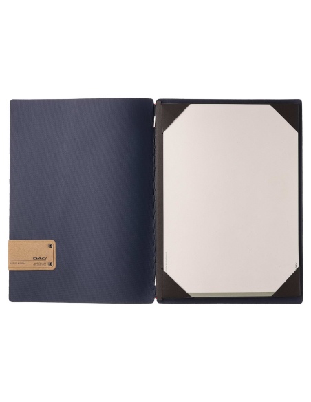 Porta Menu A4 (23,2x31,8 cm) etichetta PATCH "personalizzata" (minimo 18 pezzi) cornicetta (4 facciate) elastico rosso JUTA BLU