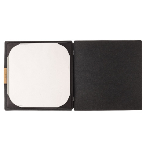 Porta Menu QUADRATO (23x23,1 cm) etichetta PATCH "menu" cornicetta (4 facciate) elastico nero ECOMENU NERO sp. 0.6